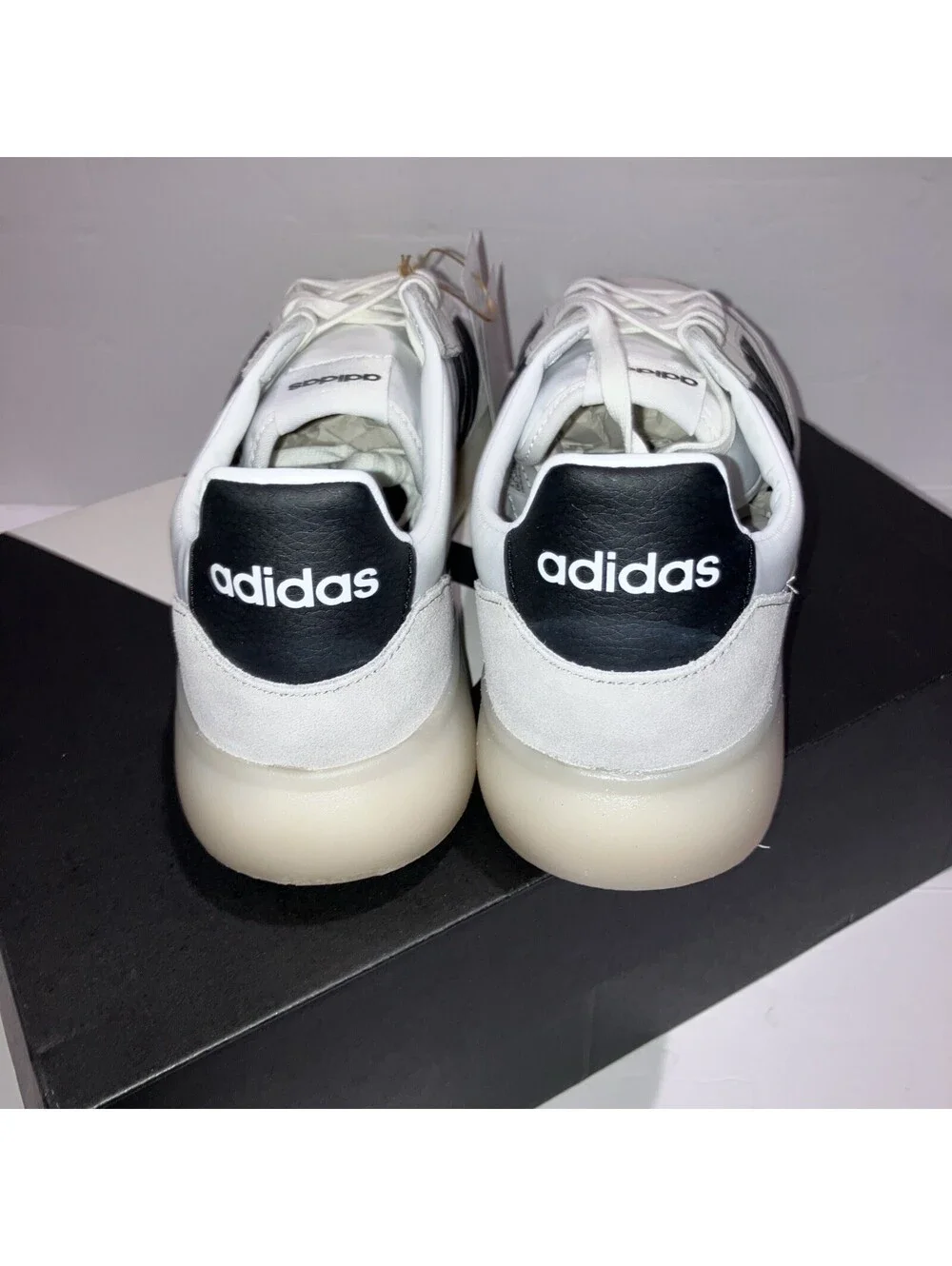 adidas Barreda Decode JI2315 Men’s 9 White Black Grey Sneakers New